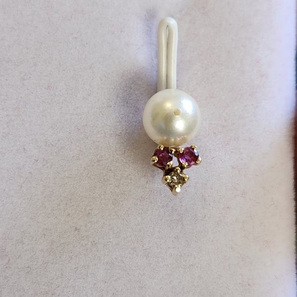 Ruby, pearl and diamond earrings in 18k gold. - Picture 9 of 10